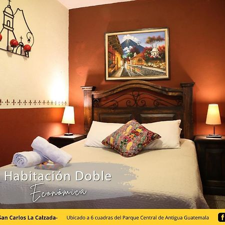 Posada De San Carlos La Calzada Антигуа-Гватемала Экстерьер фото